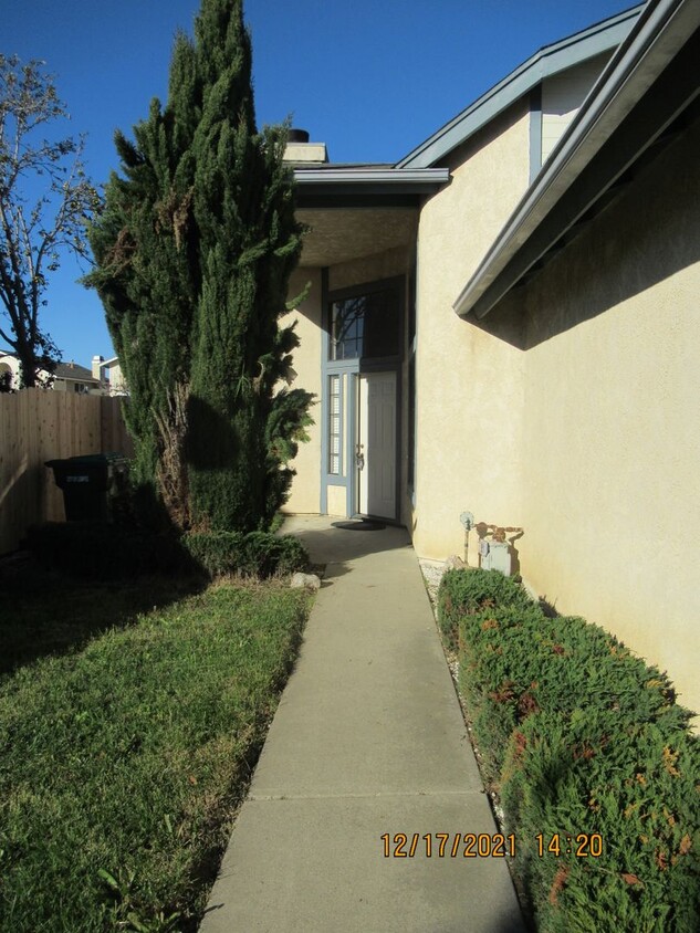 Primary Photo - Two Story 3 Bedroom, 2 Bathroom Home Locat...