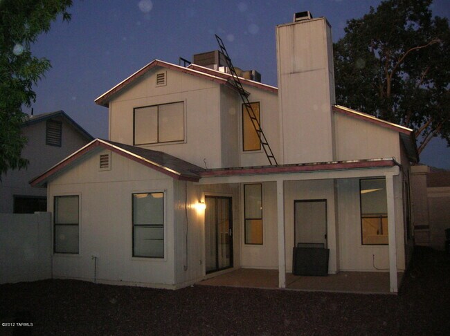 Foto del edificio - 8645 N Auriga Way