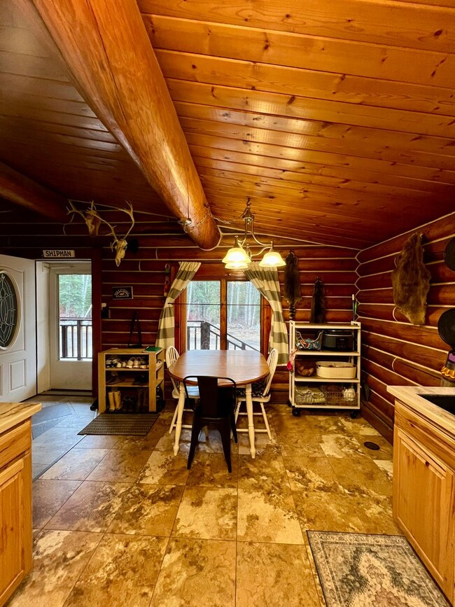 Foto del edificio - Charming 3-Bedroom Home in North Pole, AK ...