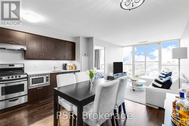 Photo du bâtiment - 320 Richmond St E