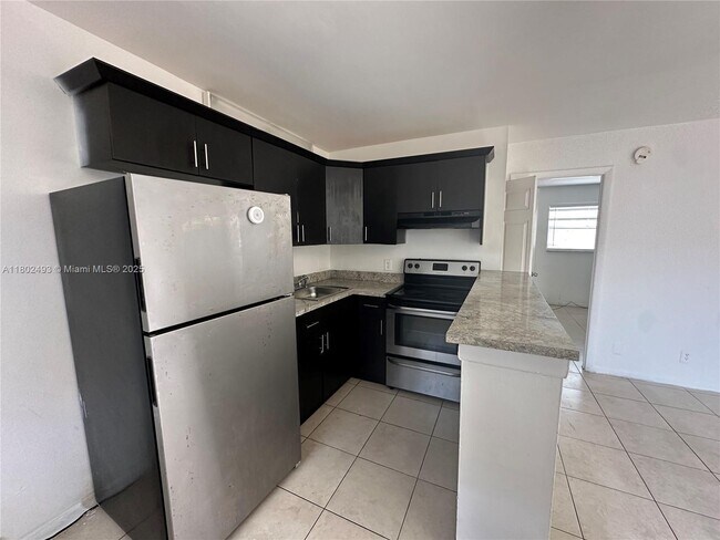 Foto del edificio - 101 NE 41st St