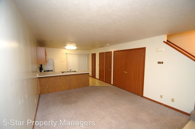 Building Photo - 117 Watertower Ct