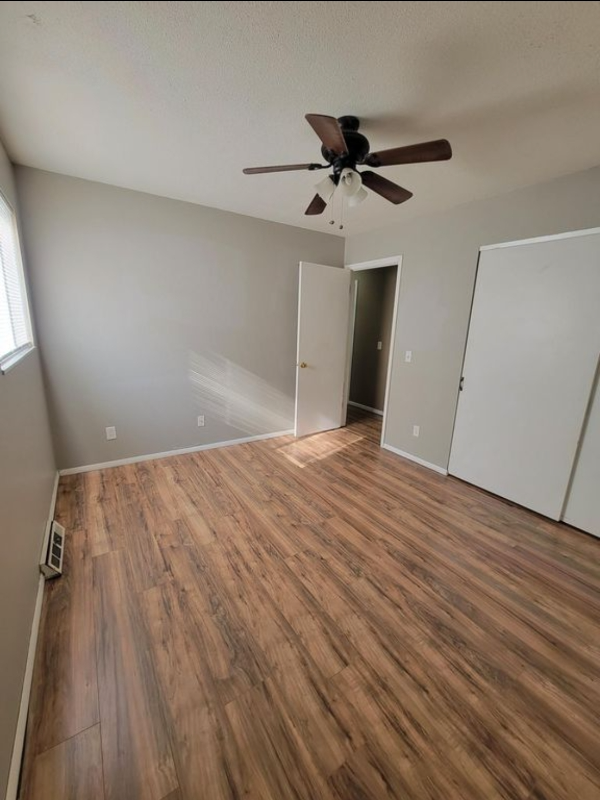 Building Photo - 953 Fries Ave