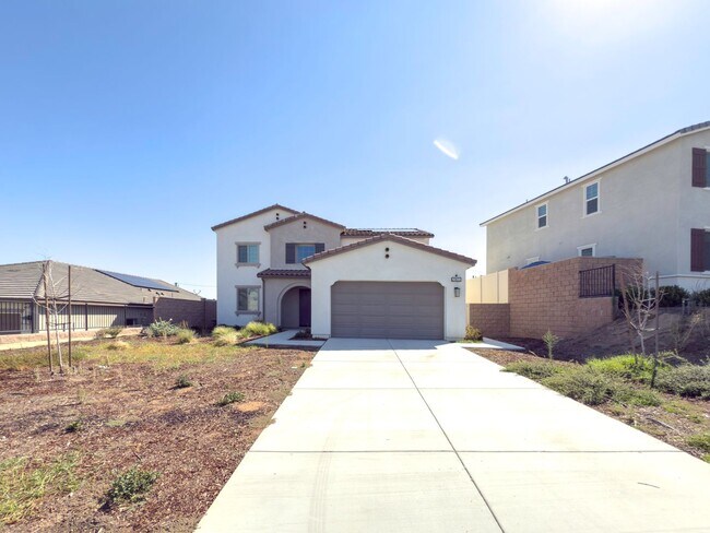 Foto del edificio - Newer Construction, Exquisite 4 Bedroom + ...