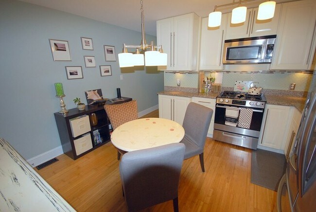 Foto del edificio - 2548 Noble Rd