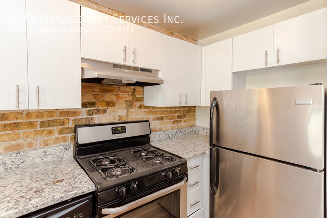 Foto del edificio - 1048 W Dickens Ave