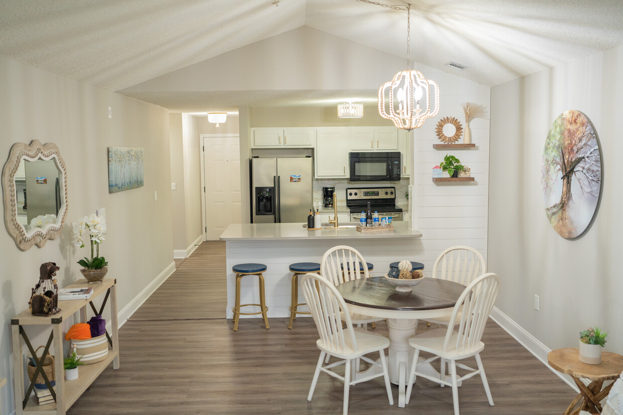 Beautifully decorated! - 431 Lookover Dr