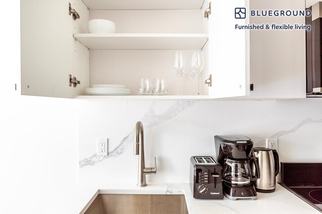 Foto del edificio - 307 W 39th St