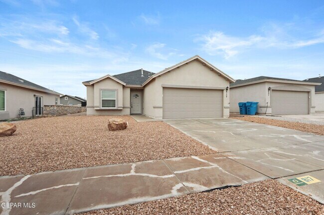 Foto del edificio - 817 Plains Blackfoot Dr