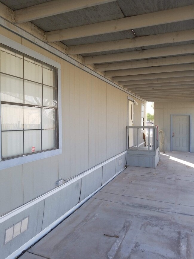 Building Photo - Located in Fort Mohave! 2 Bedroom Mobile Home