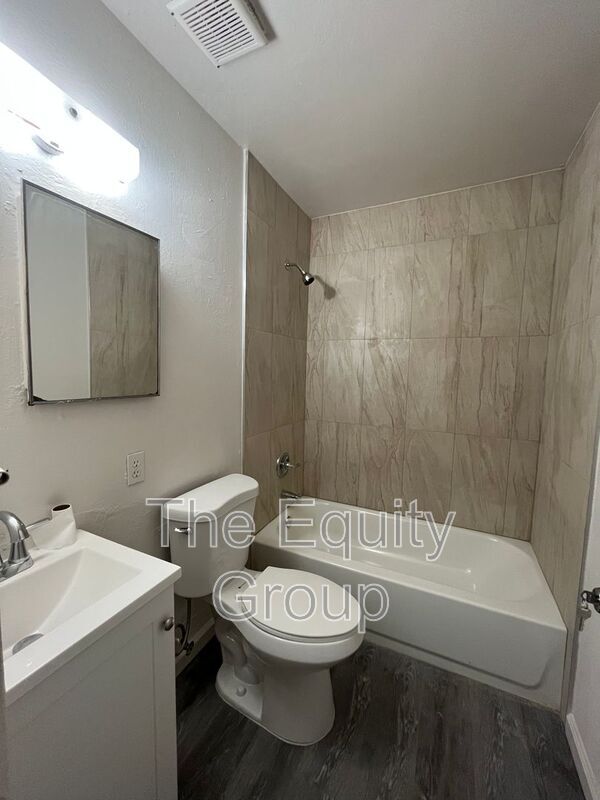 Building Photo - 429 S I St