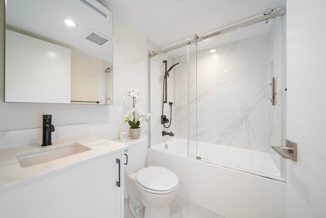 Photo du bâtiment - 7620 Gilley Ave