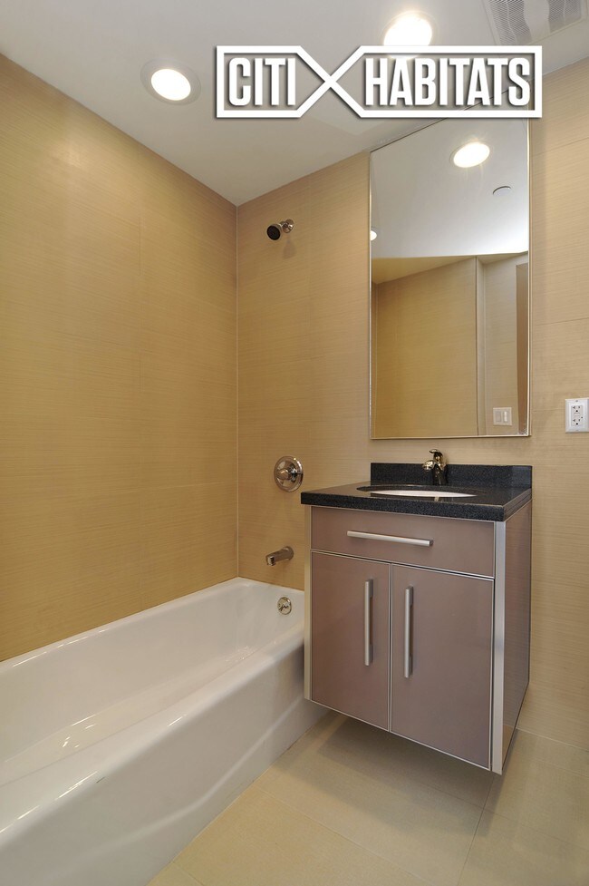 Foto del edificio - 4007 73rd St