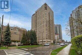 Building Photo - 5418-5418 Yonge St