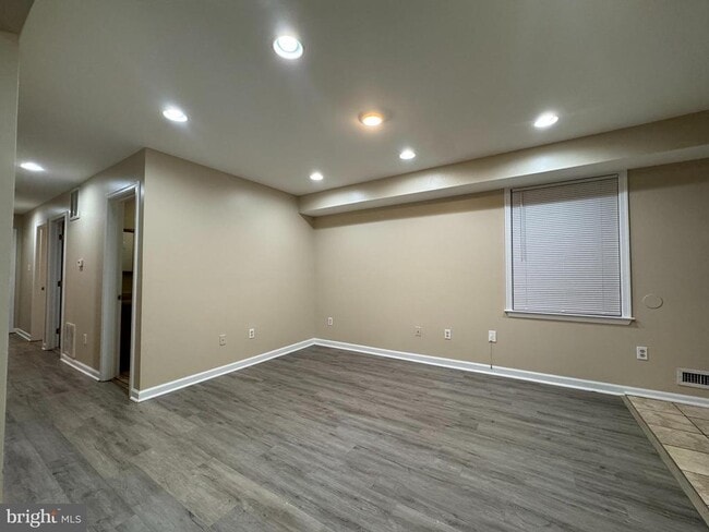 Building Photo - 522 Merchant St