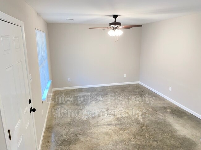 Building Photo - 1649 Vicky Ln