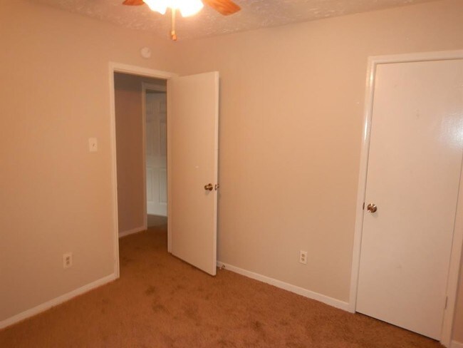 Foto del edificio - 3322 Knotty Oaks Trail