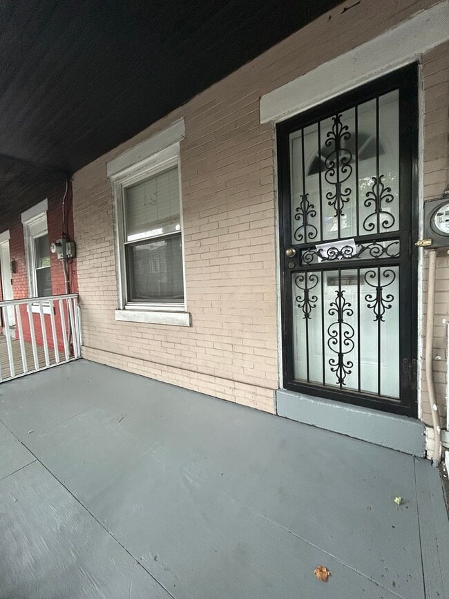 Building Photo - 680 Southard St