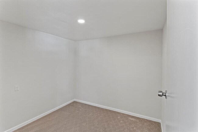 Foto del edificio - 3928 Valley Ridge Rd