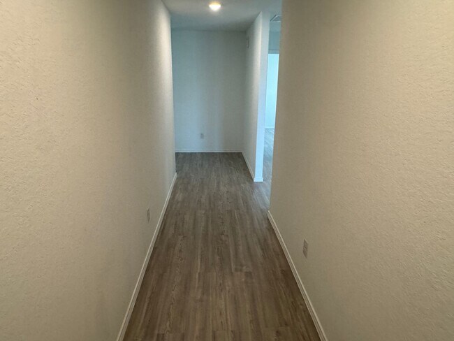 Foto del edificio - Far west gorgeous townhome ready for move in.
