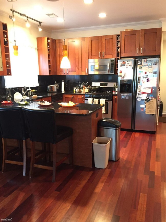 Building Photo - 3 br, 3 bath Condo - 2004 W Huron St Apt 2W