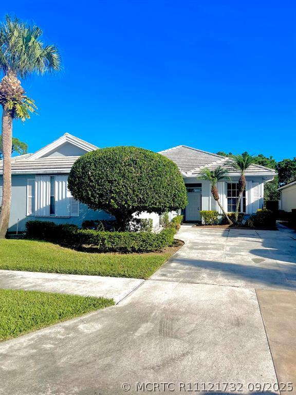 Foto del edificio - 304 NW Bentley Cir