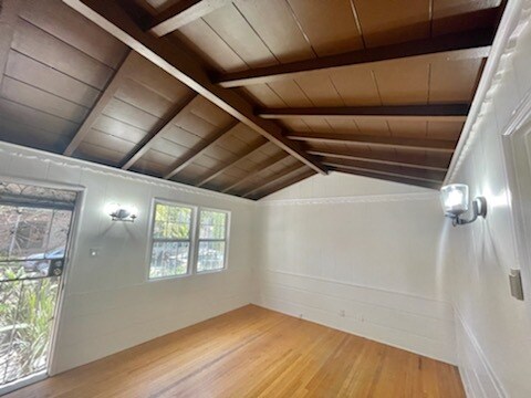 Building Photo - 1137 N Vista St