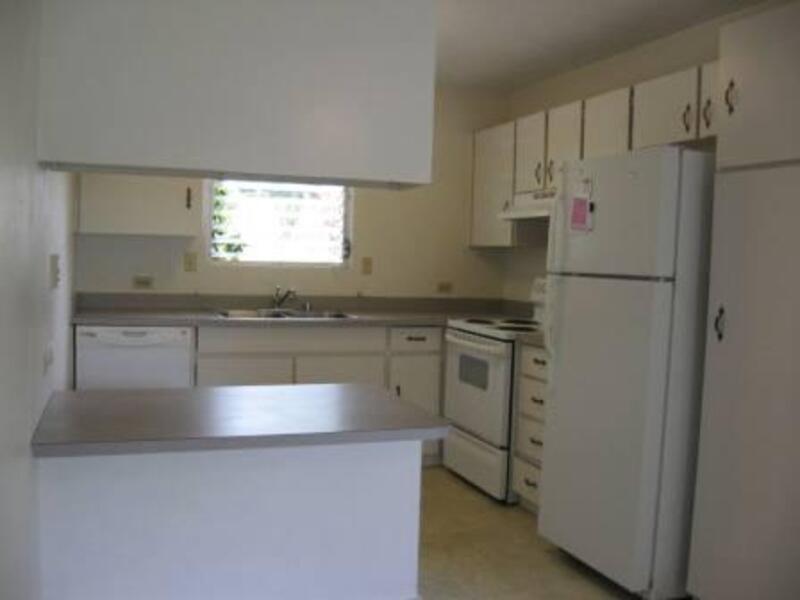 Primary Photo - 99-22 Upapalu Dr