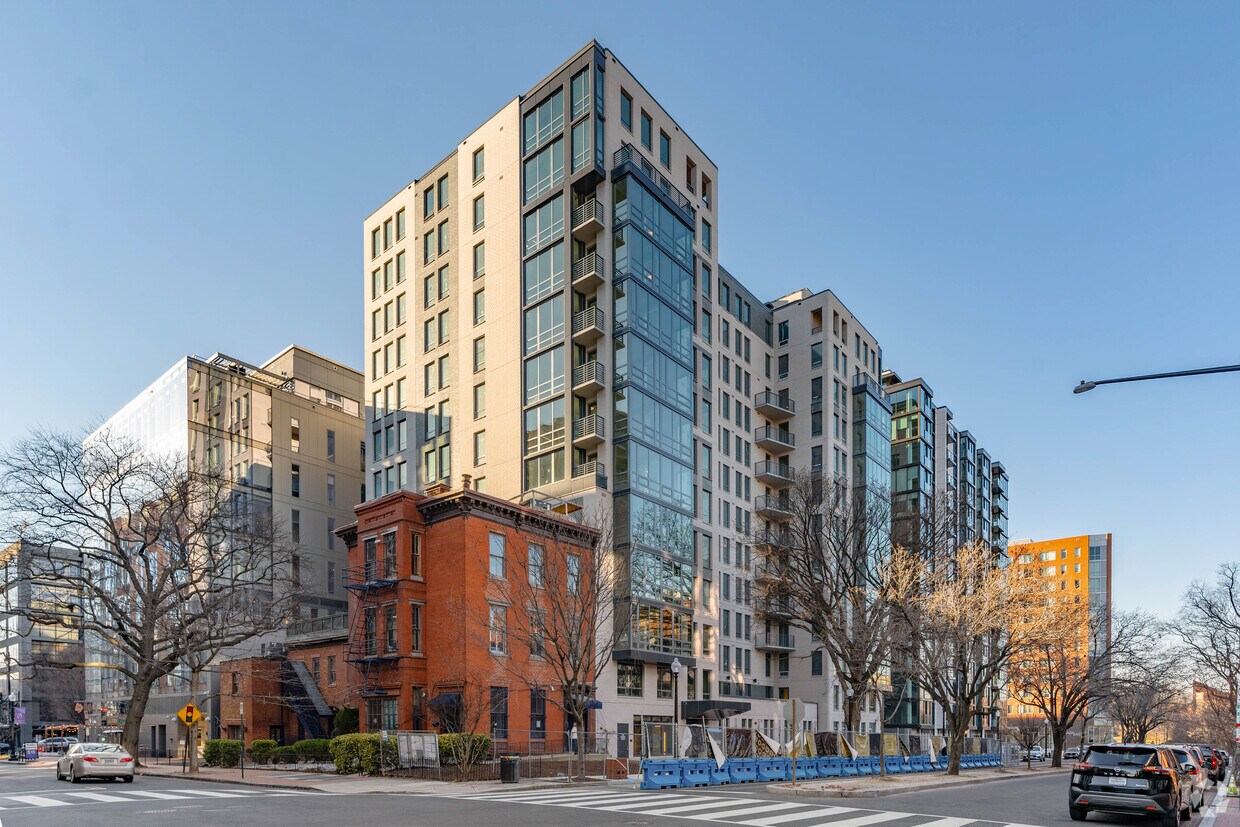 950 3rd St NW - Claret
