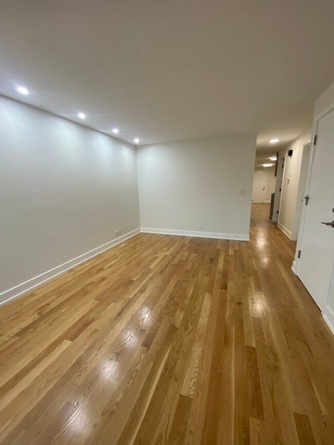 Foto del edificio - 3270 N Elston Ave