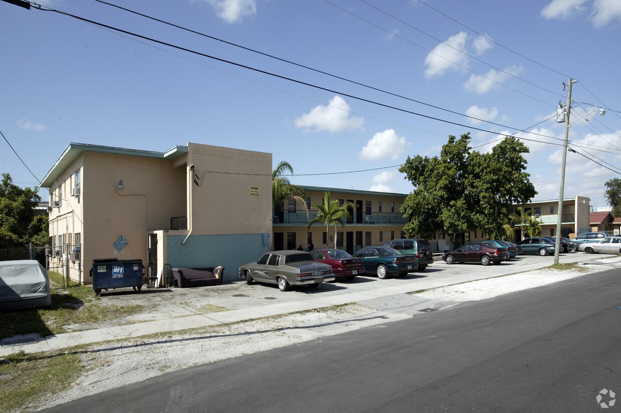 Building Photo - Antonio Apartments
