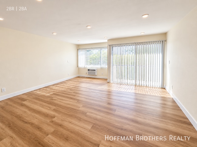 Building Photo - 8140 Langdon Ave