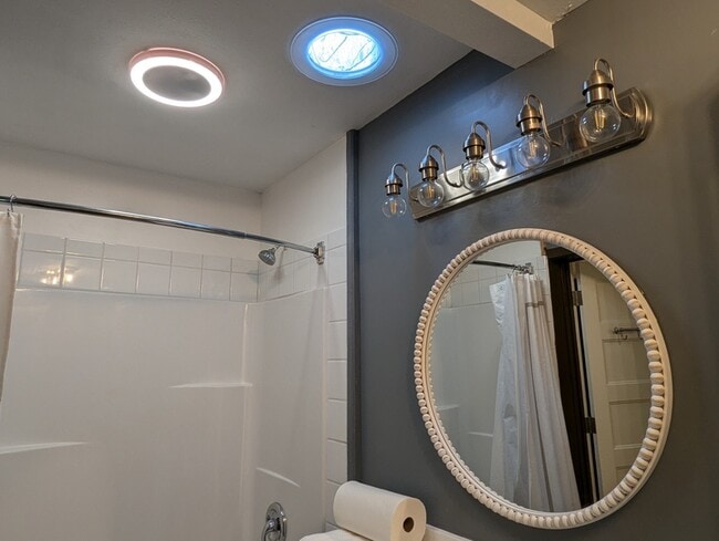 Building Photo - 19105 NE 112th Ave