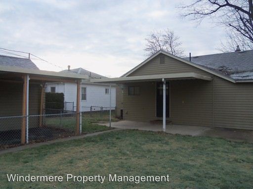 Building Photo - 613 Balm St