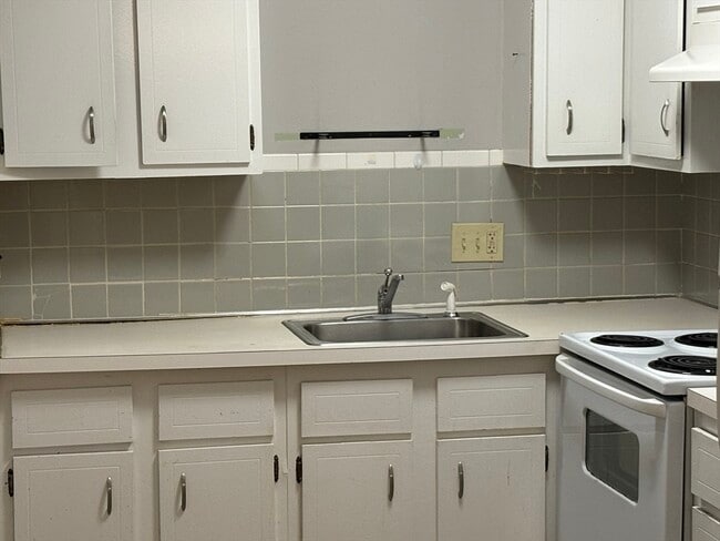 Building Photo - 135 Winthrop St