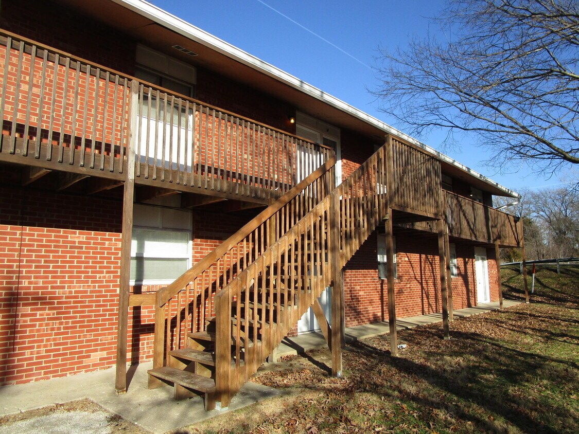 Primary Photo - 6180 Circle Dr