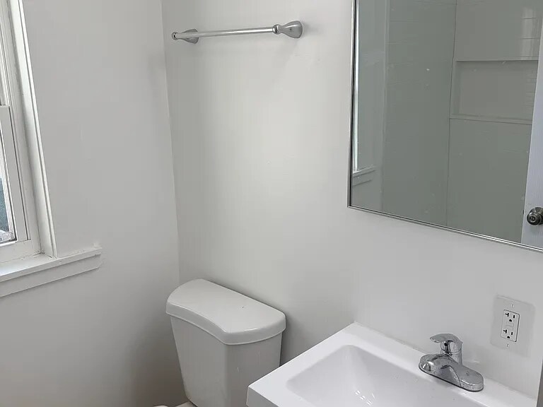 Foto del edificio - Fully renovated with everything new,