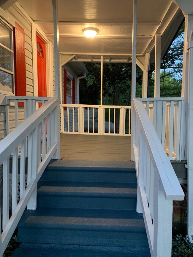 Foto del edificio - 3439 Center St