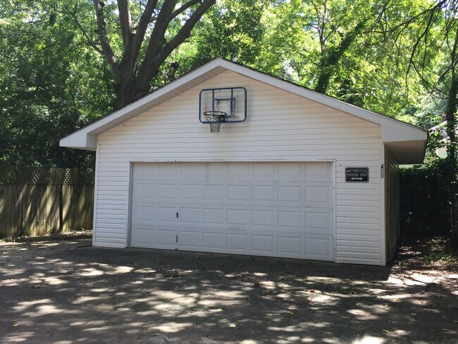 Foto del edificio - Charming 3 Bedroom, 2 Bath Home - Downtown...