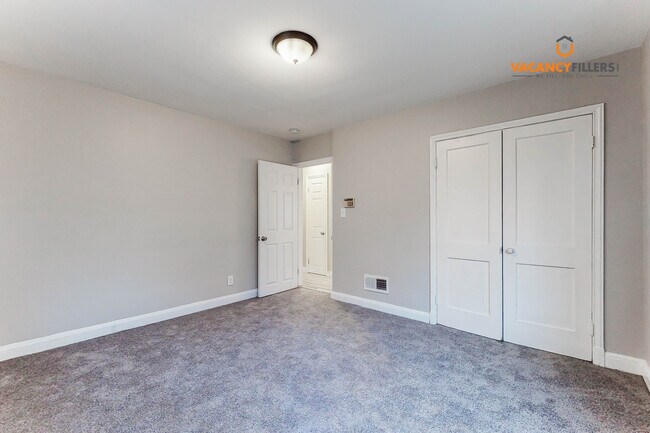Foto del edificio - 5 bedroom in Pikesville!