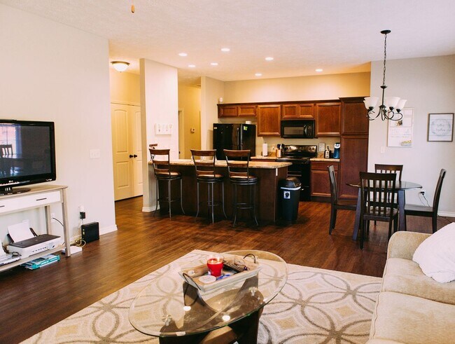 Foto del edificio - 3 bed 3 bath house house Central Springfield