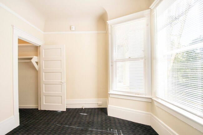 Foto del edificio - 652-656 Clayton Street