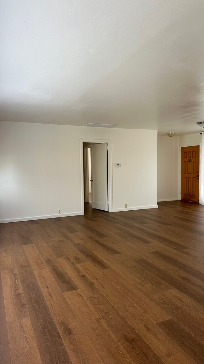 Building Photo - 3511 Albee St