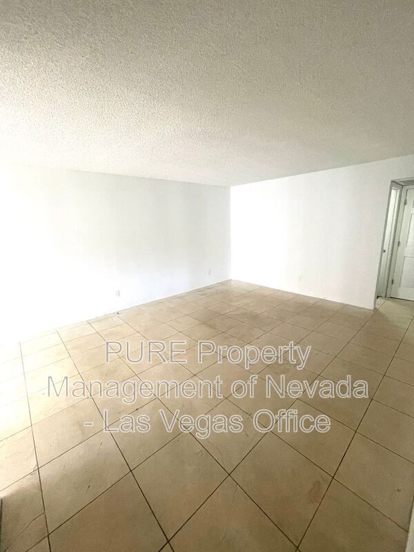 Foto del edificio - 1405 E Vegas Valley Dr