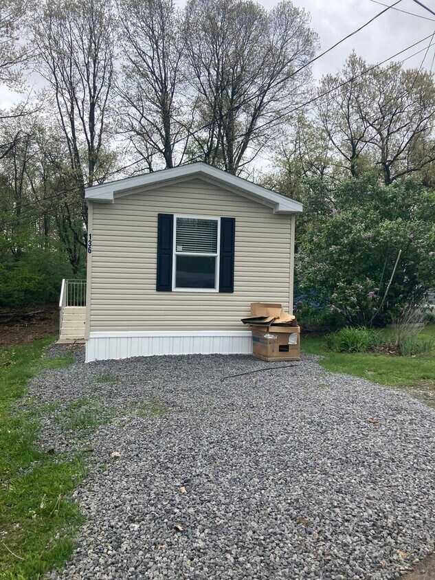 Primary Photo - 3 bed 2 bath