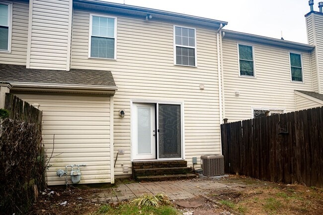 Building Photo - 149 Sunnyside Ln