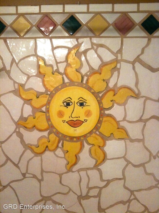 Foto del edificio - 3 br, 2 bath House - 6520 N. Grove