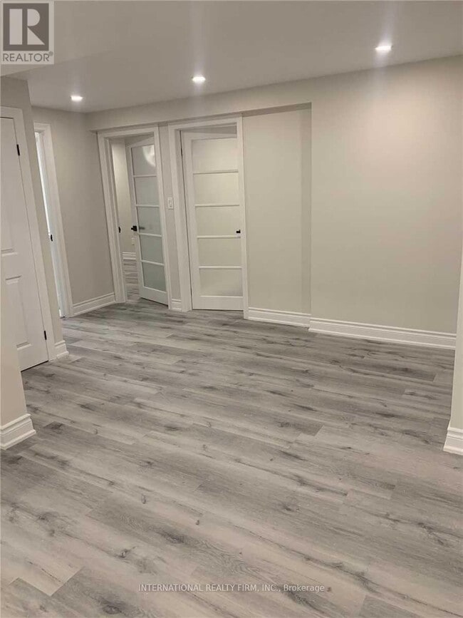 Building Photo - 62 Embassy Dr