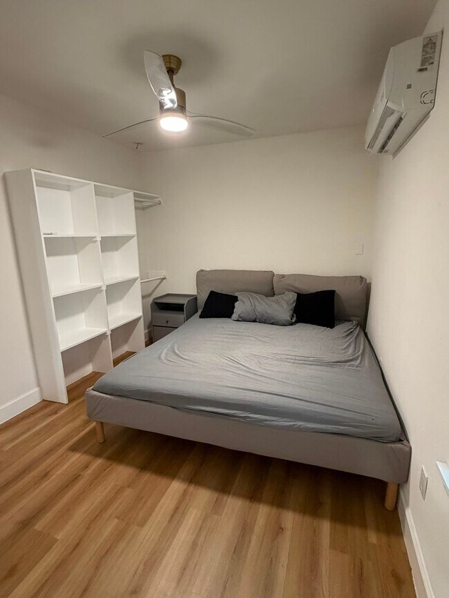 Foto del edificio - Charming 1-Bedroom Home in a Prime Northwest Location
