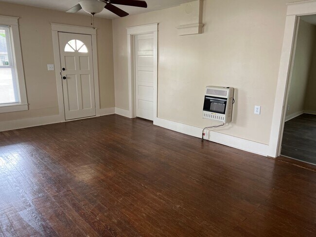 Foto del edificio - Charming 3 bed room 1 bath room